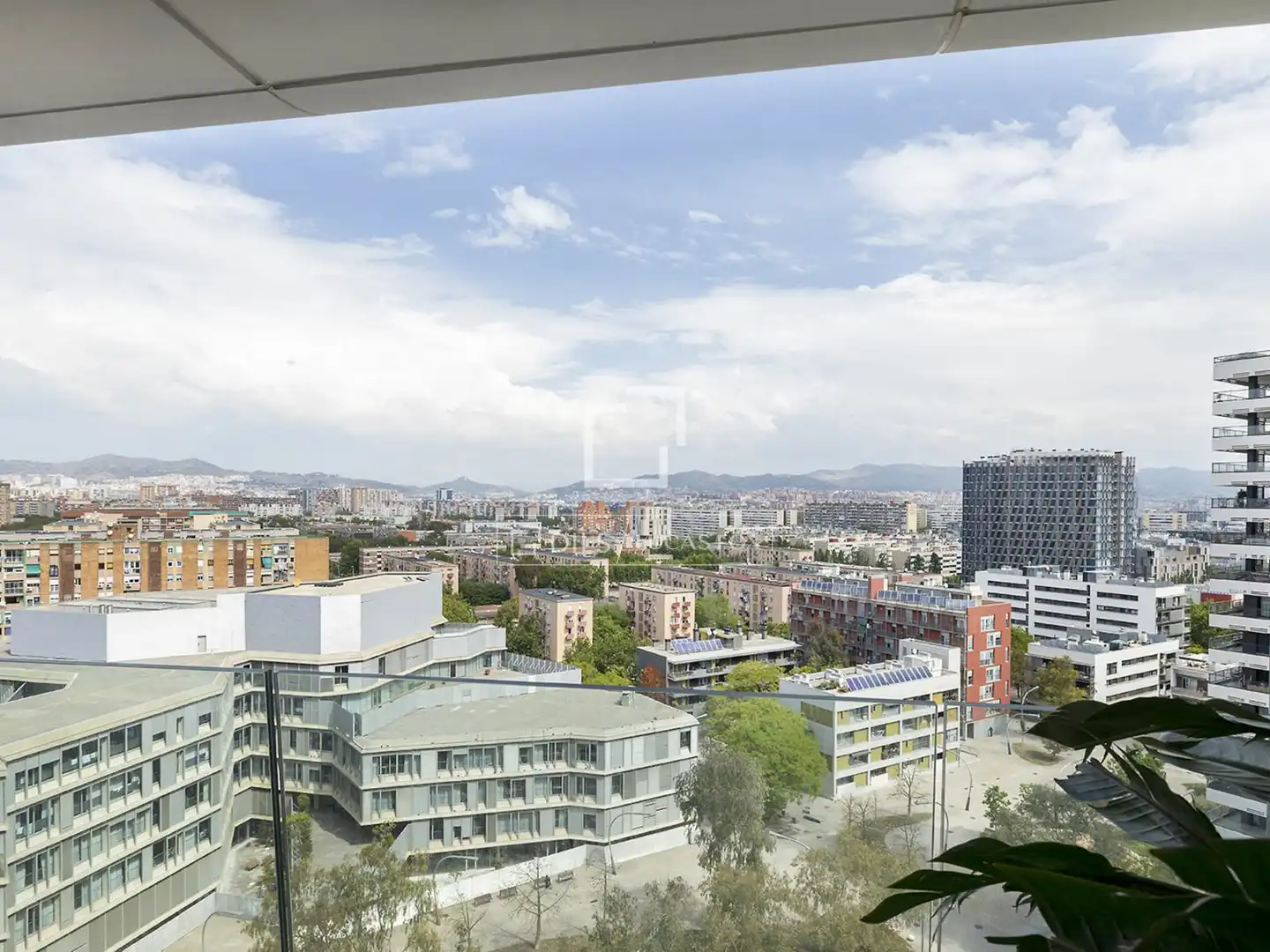 Außenansicht von Wohnung zum Verkauf in Barcelona mit Klimaanlage, Heizung und Parkett