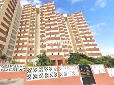 Pis amb ascensor en venda a Ftco Pedro Rivero 13