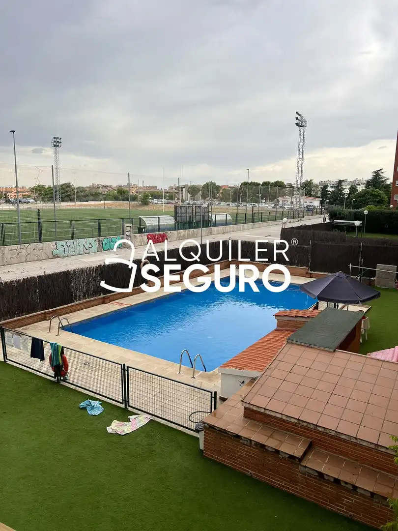Swimming pool of Flat for rent in Madrid  with Air Conditioner, Heating and Swimming Pool
