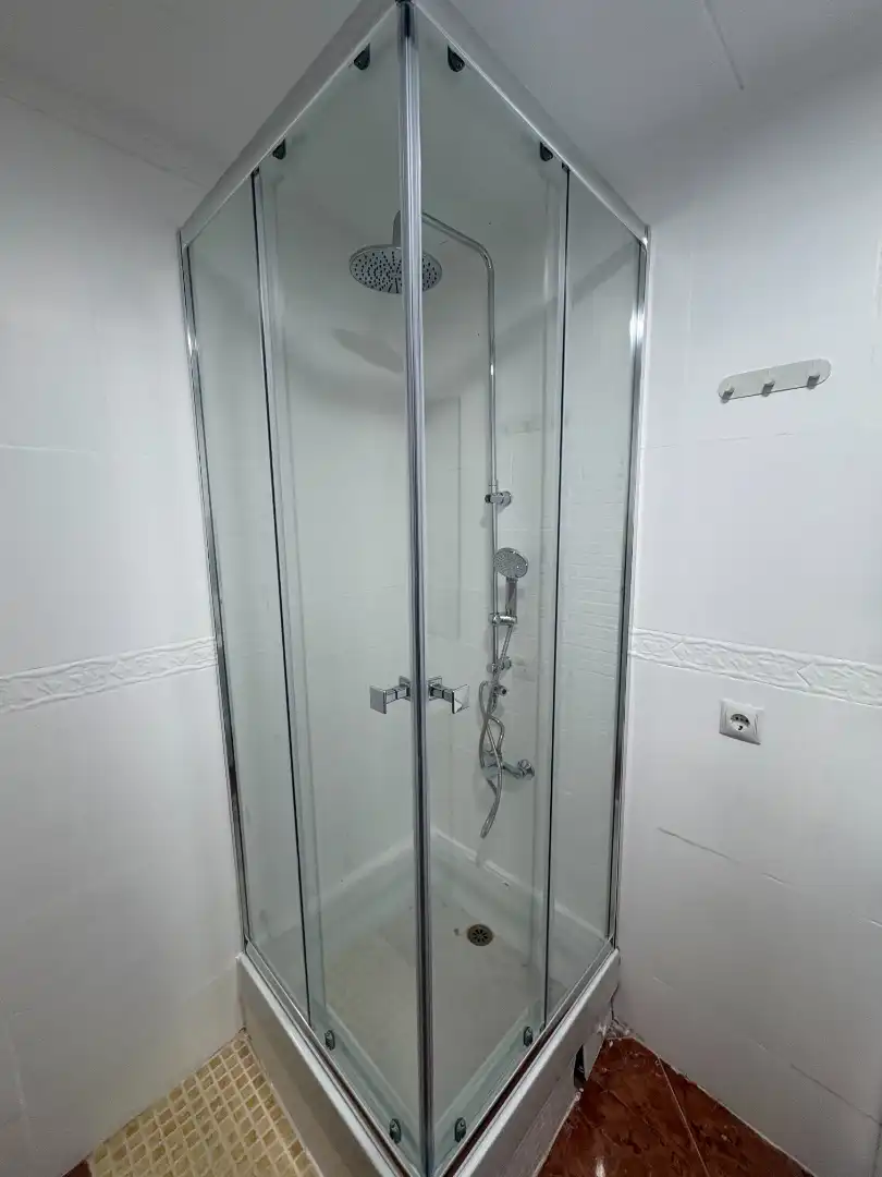 Badezimmer von Wohnung zum Verkauf in Badalona
