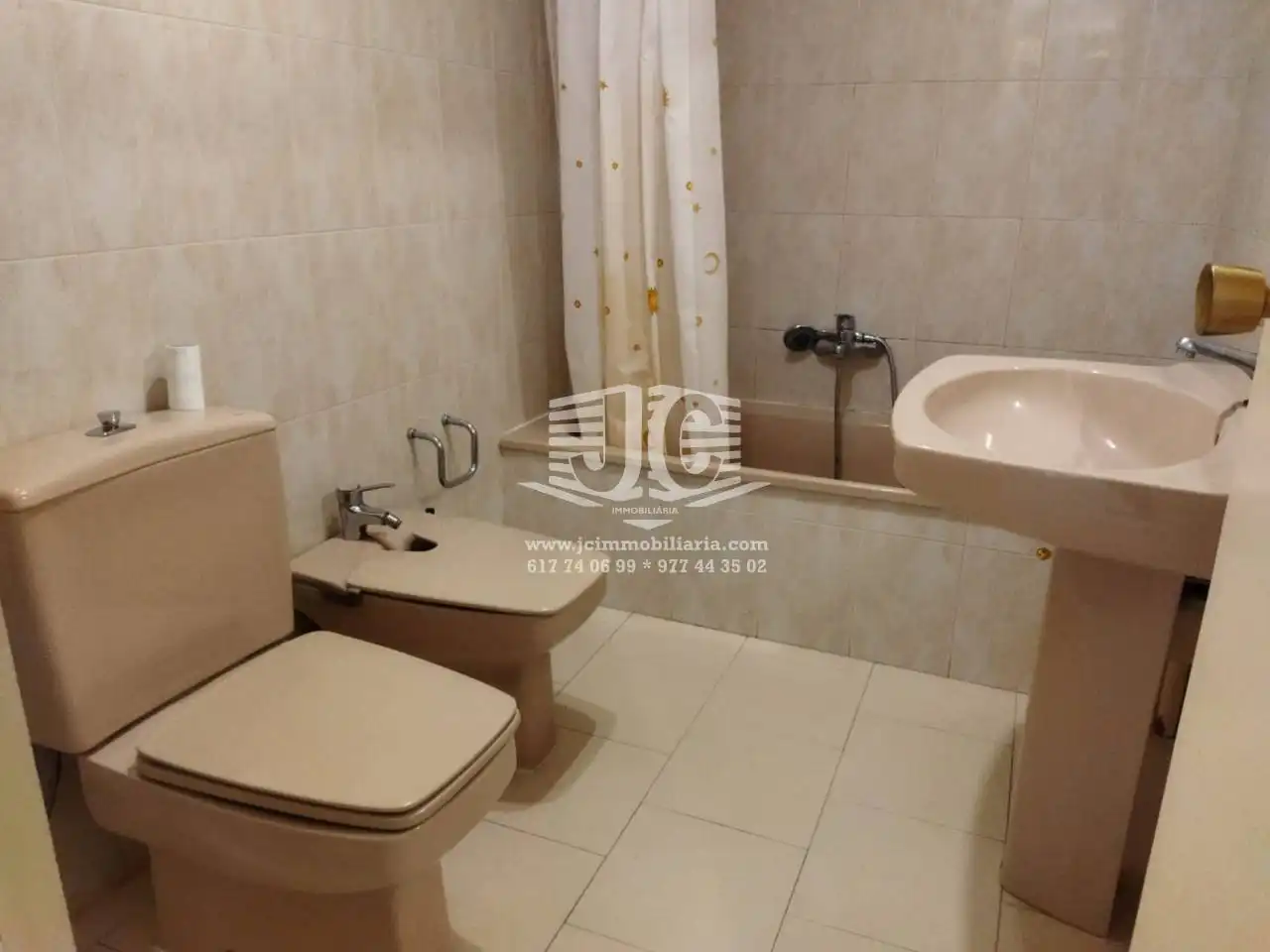 Baño de Piso de alquiler en Tortosa con Aire acondicionado, Parquet y Amueblado