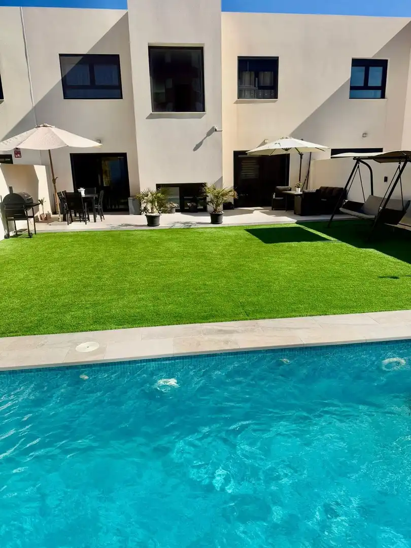 Adosado con balcón en venta en Calle Desembarco, imagen 3