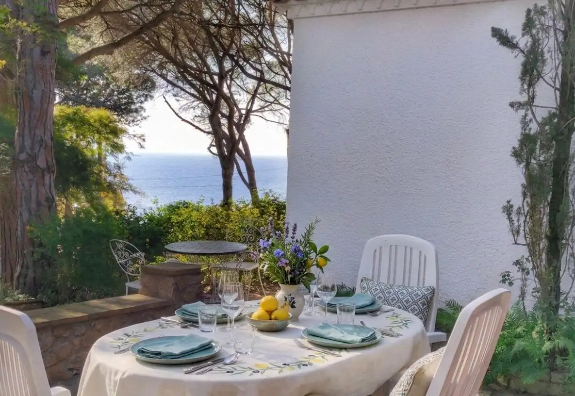 Houses for sale in Montgoda