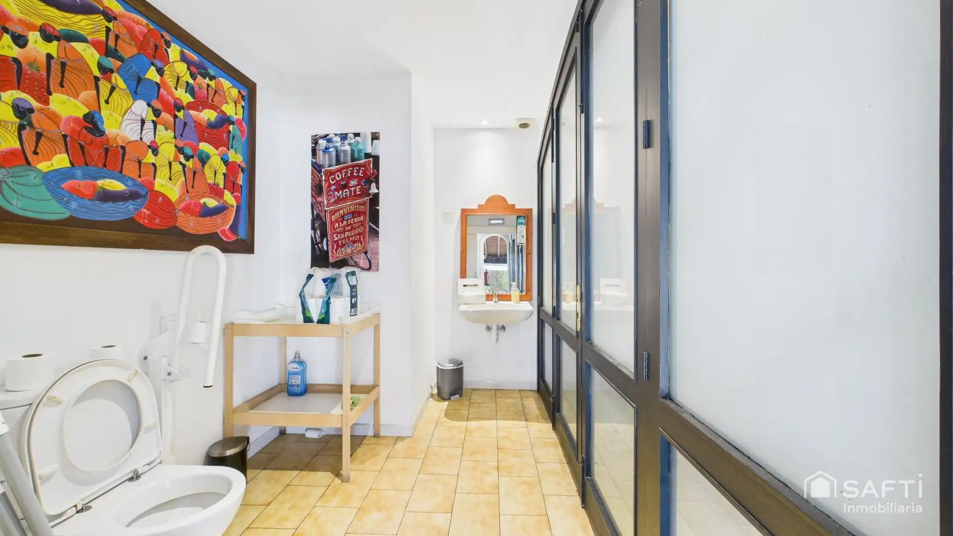 Baño de Local en traspaso en Calvià con Aire acondicionado