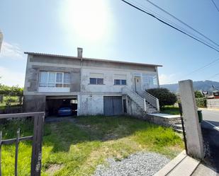 Vista exterior de Casa o xalet en venda en Meaño amb Moblat, Rentadora i Microones