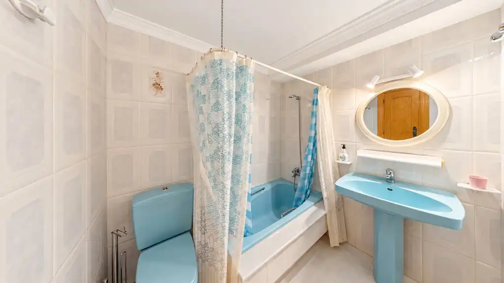 Baño de Casa adosada en venta en Vélez-Málaga con Amueblado