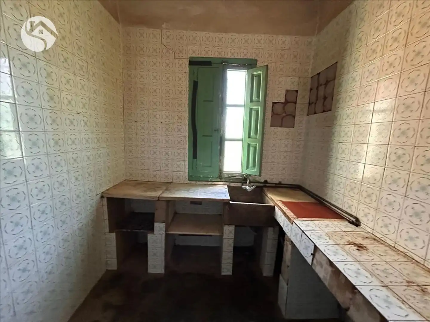 Cuina de Casa o xalet en venda en Mira amb Terrassa i Traster