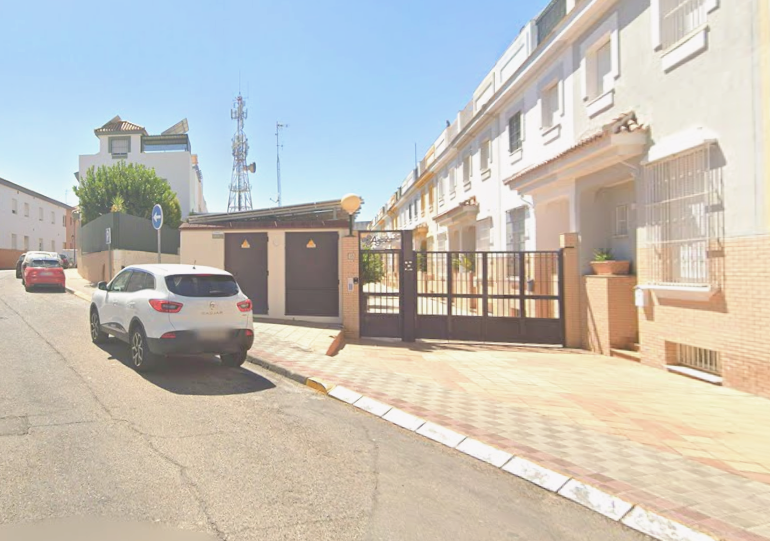 Exterior view of Duplex for sale in Utrera