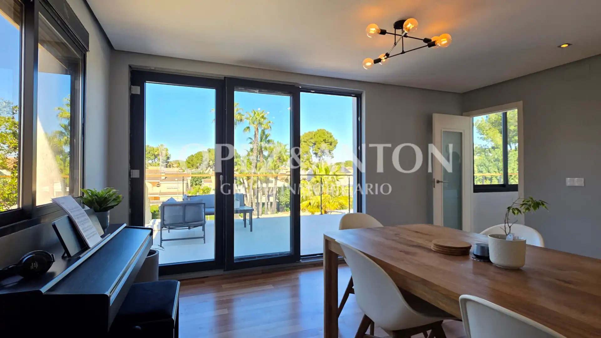 Exterior view of Houses for sale in L'Eliana  with Air Conditioner, Private garden and Parquet flooring