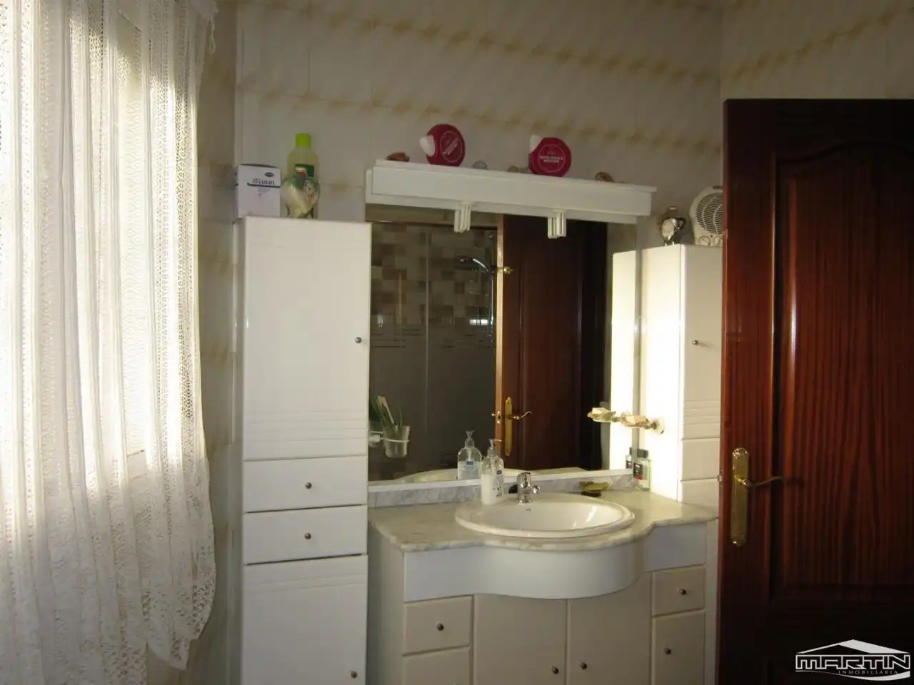 Bany de Edifici en venda en Lucena