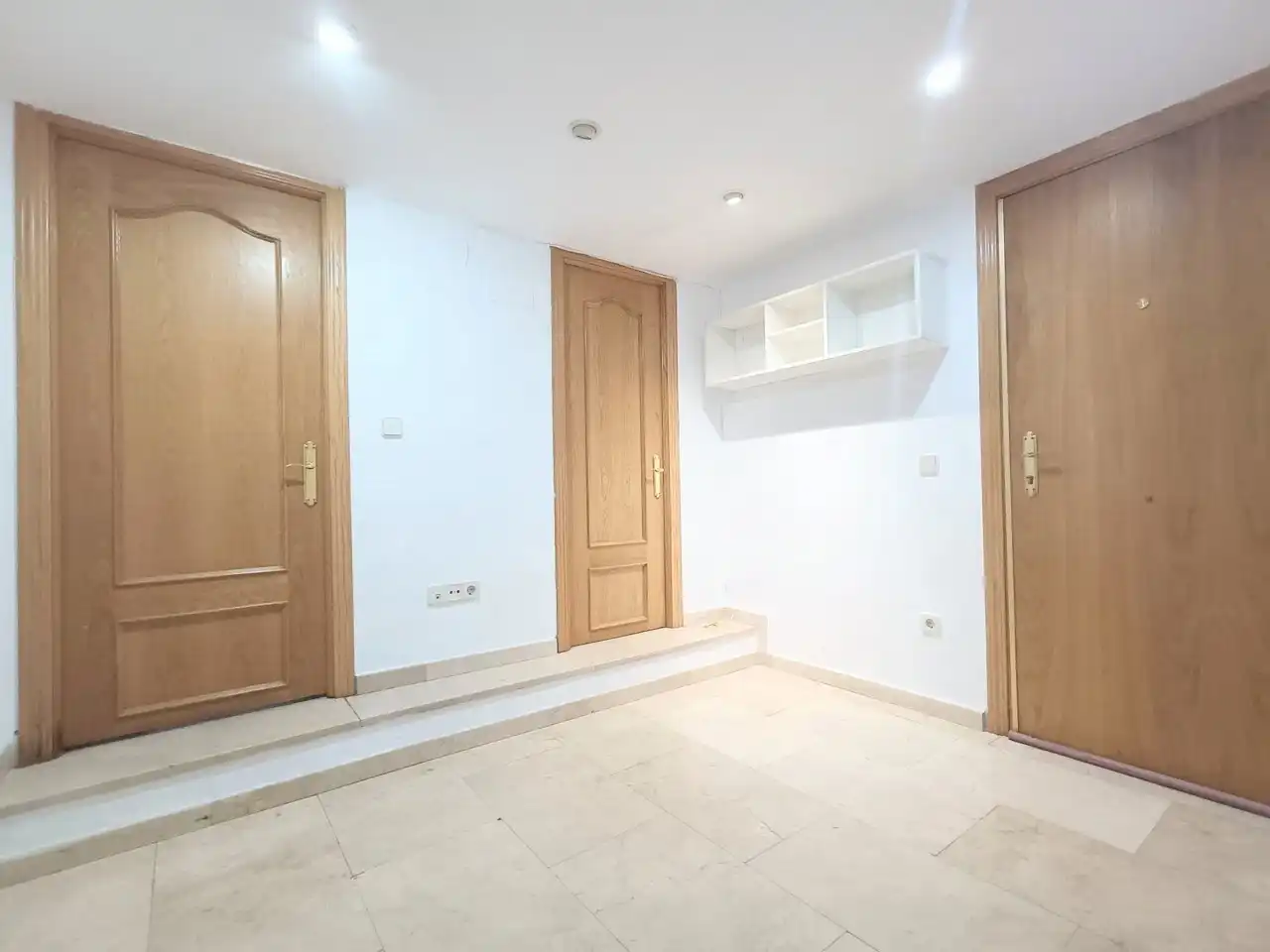 Flat for rent in ROSA MENENDEZ, Berruguete