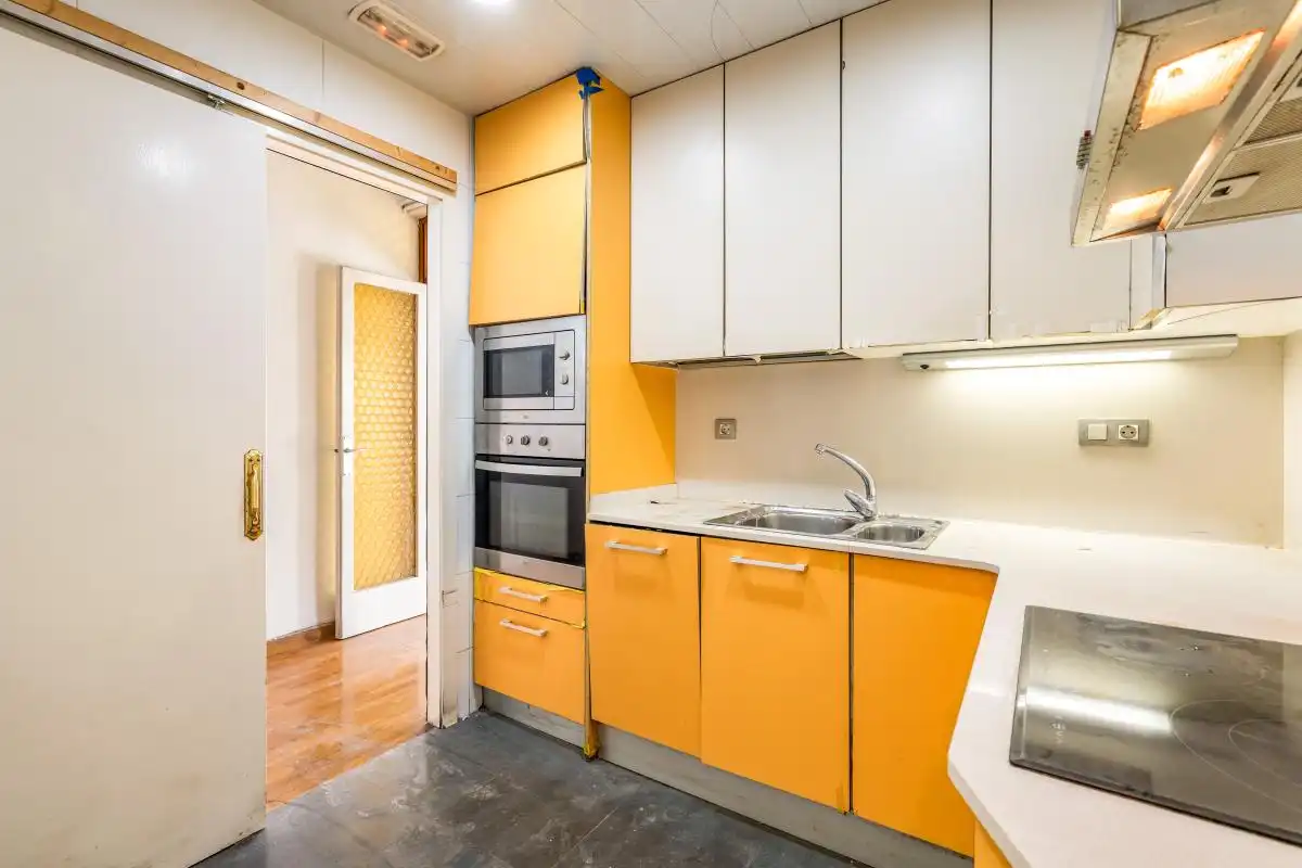 Cocina de Piso en venta en Barcelona con Calefacción