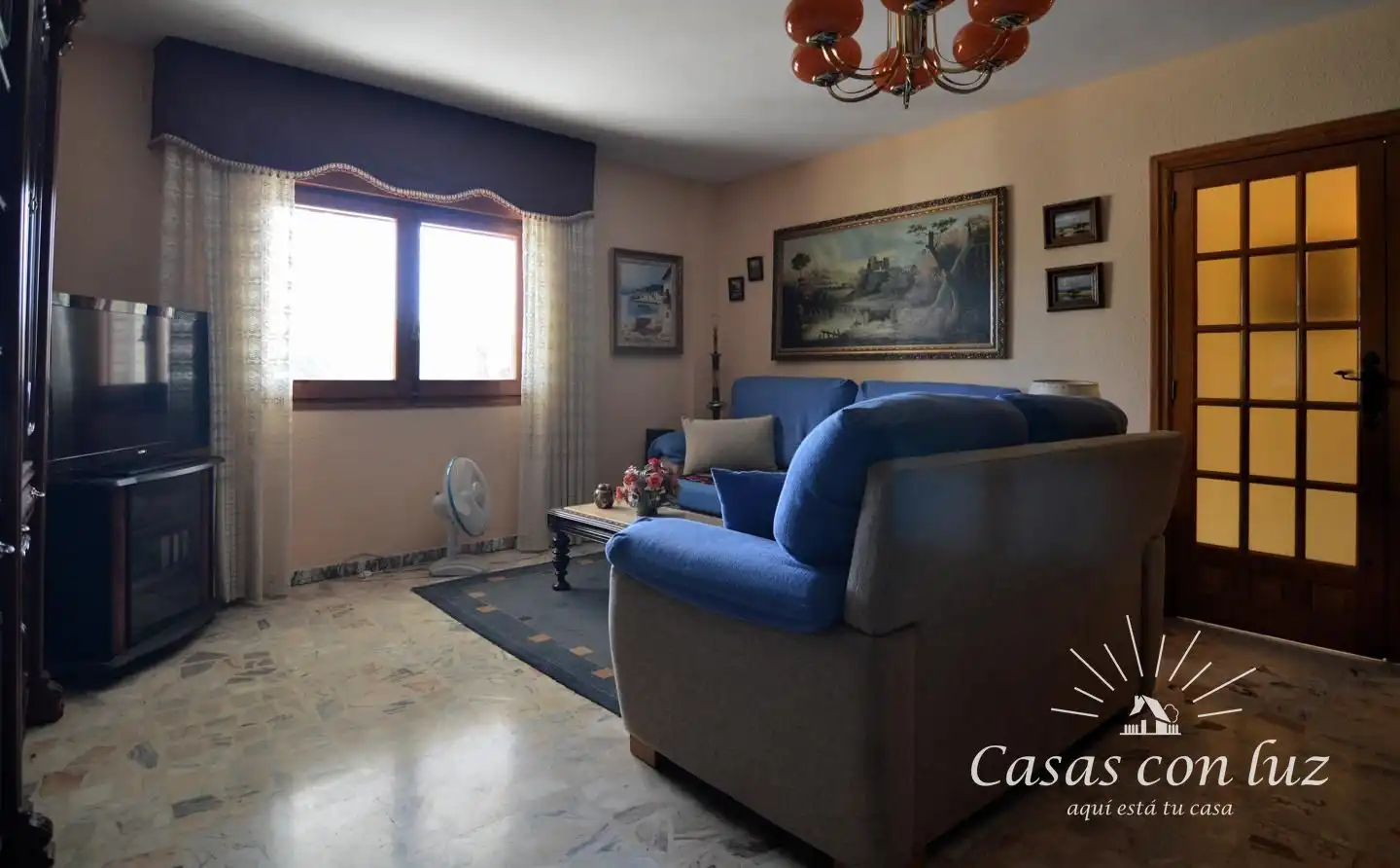 Sala d'estar de Casa adosada en venda en Zaragoza amb Jardí privat, Traster i Piscina