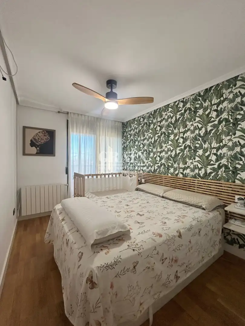 Habitación de Ático en venta en Albacete con Aire acondicionado, Calefacción y Parquet