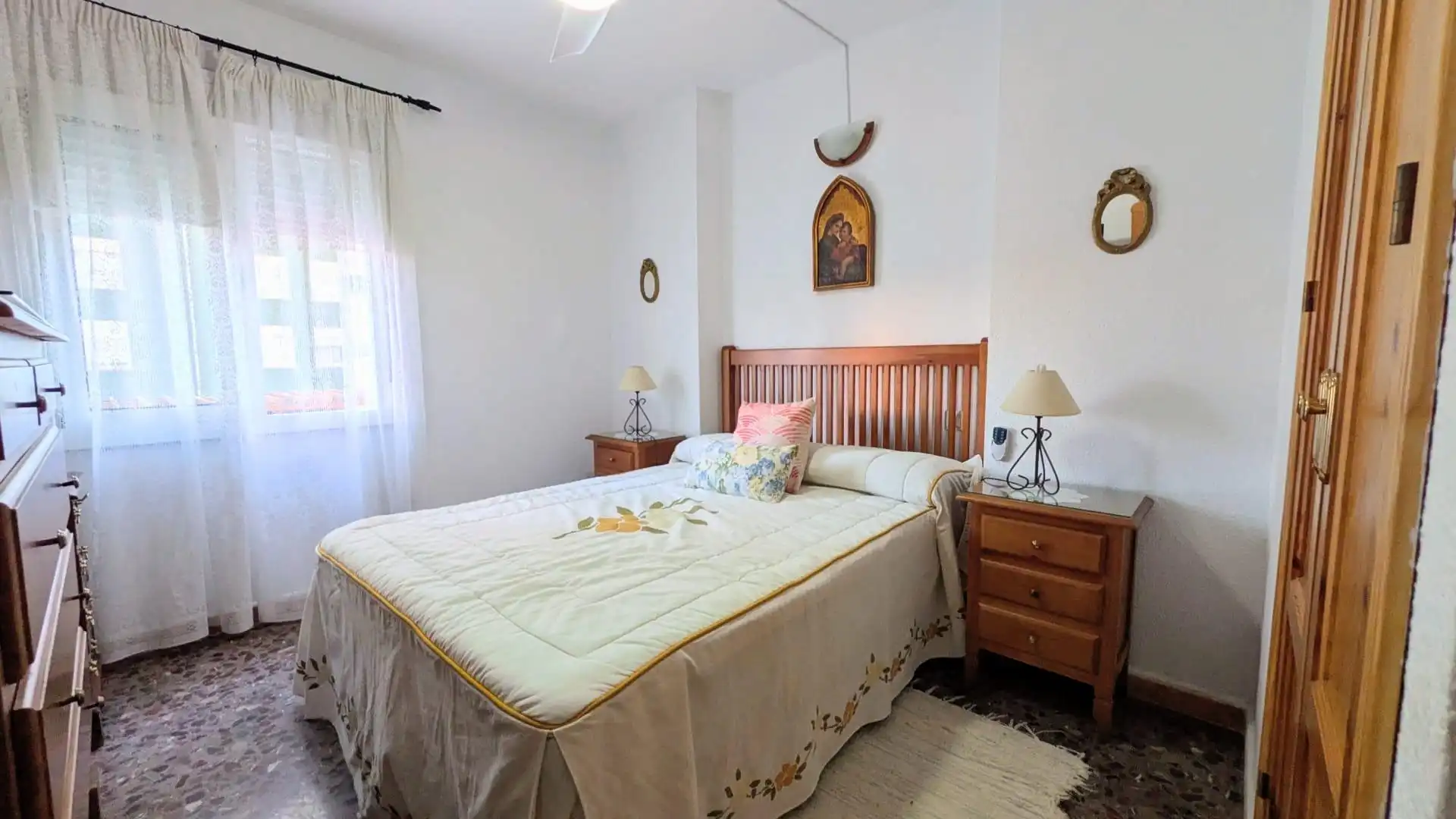 Habitación de Apartamento de alquiler en Fuengirola con Aire acondicionado, Calefacción y Terraza