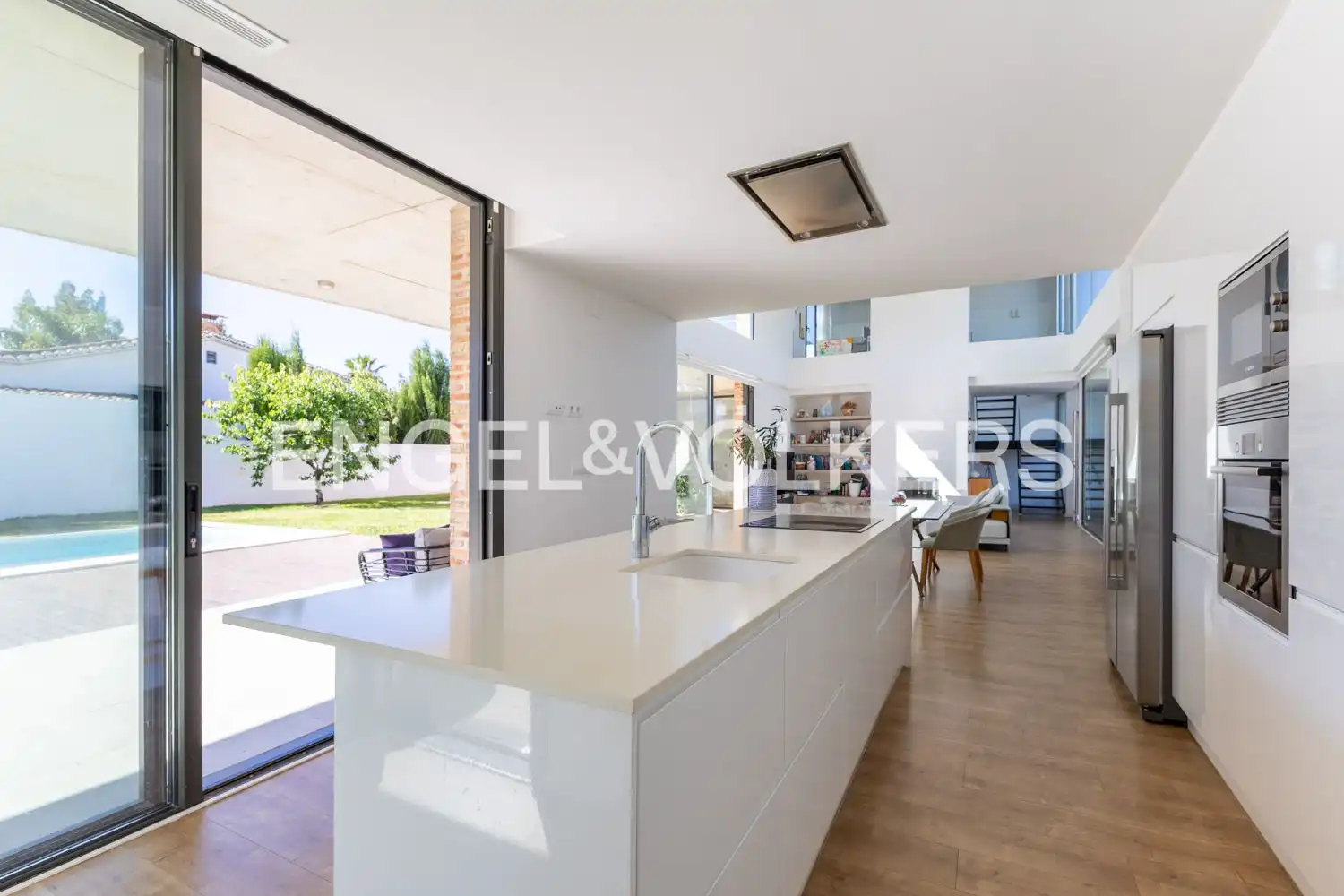 Cocina de Casa o chalet en venta en L'Eliana con Aire acondicionado, Calefacción y Jardín privado