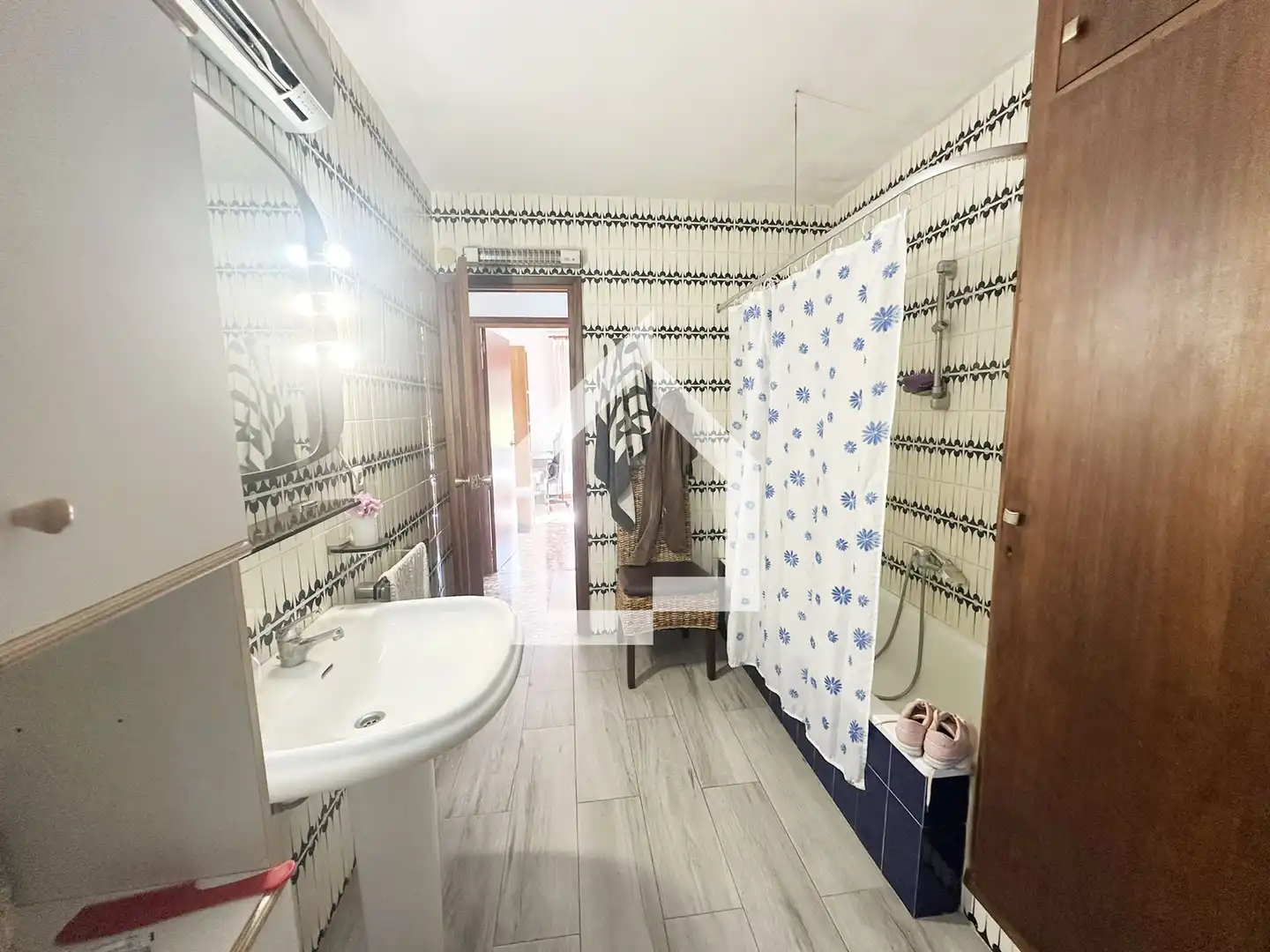 Bany de Casa o xalet en venda en San Vicente del Raspeig / Sant Vicent del Raspeig amb Jardí privat, Terrassa i Piscina