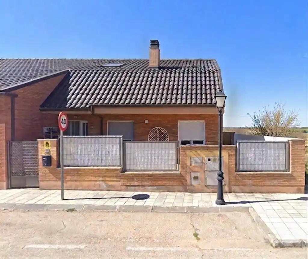 Vista exterior de Casa adosada en venda en Humanes