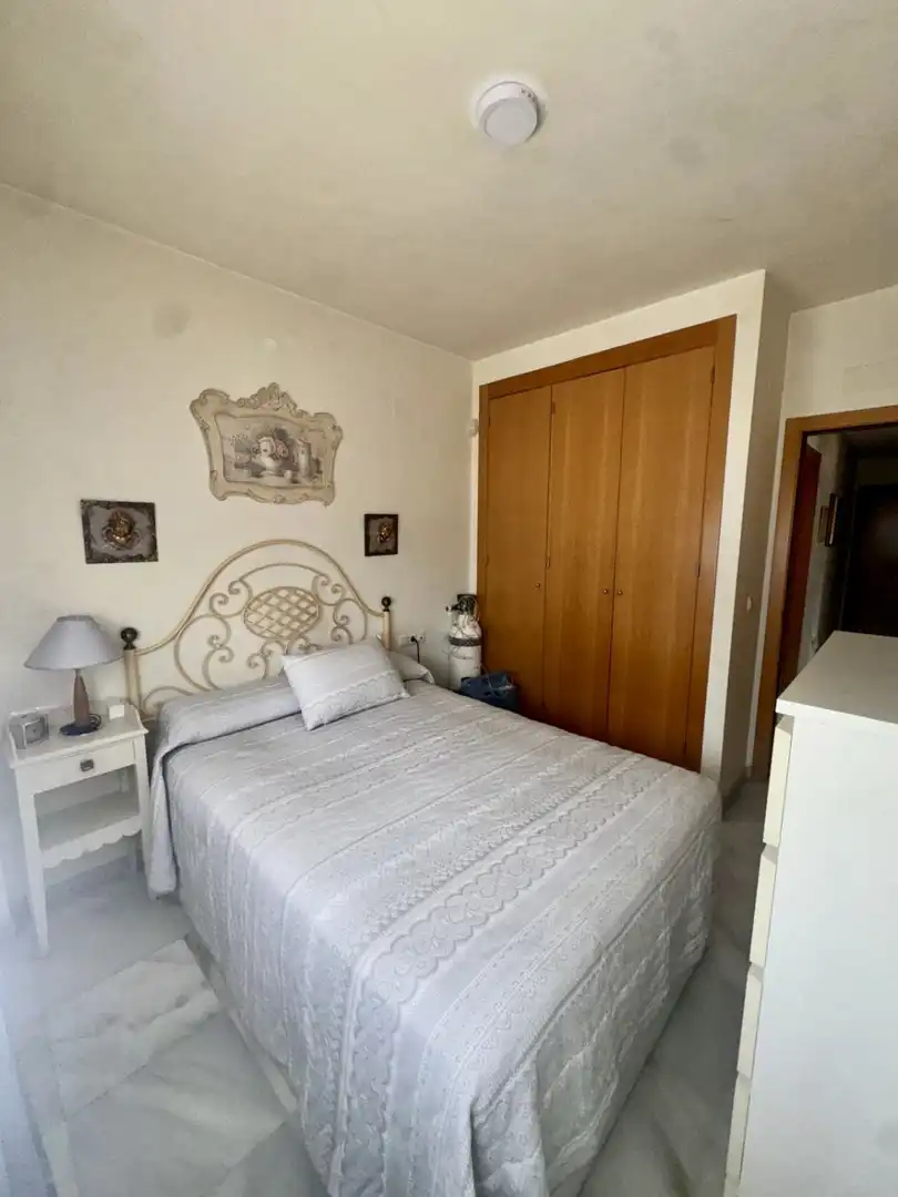 Habitación de Piso en venta en Pilas con Aire acondicionado y Calefacción
