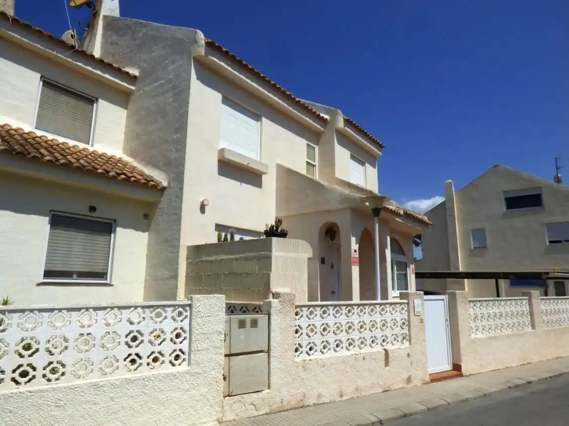 Casa aparellada amb piscina en venda a Rincón de Loix, imagen 50