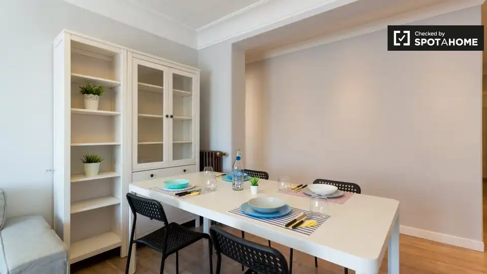 Room in Puerta del Ángel