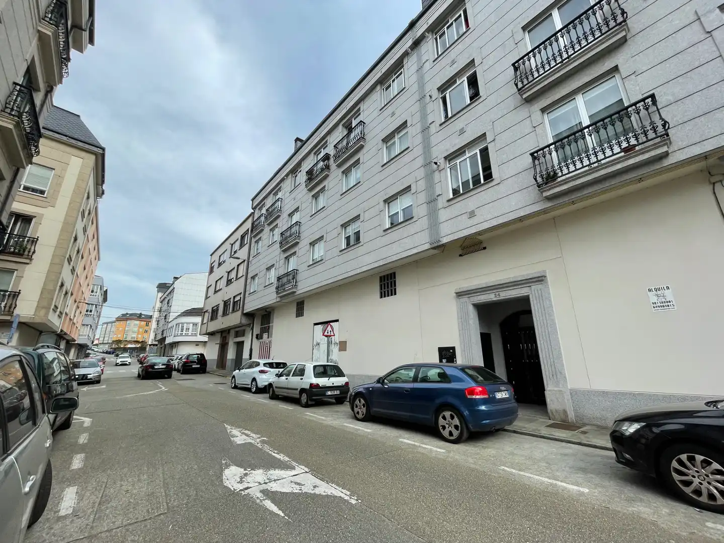 Locale commerciale in affitto a Rua 25 de Xullo