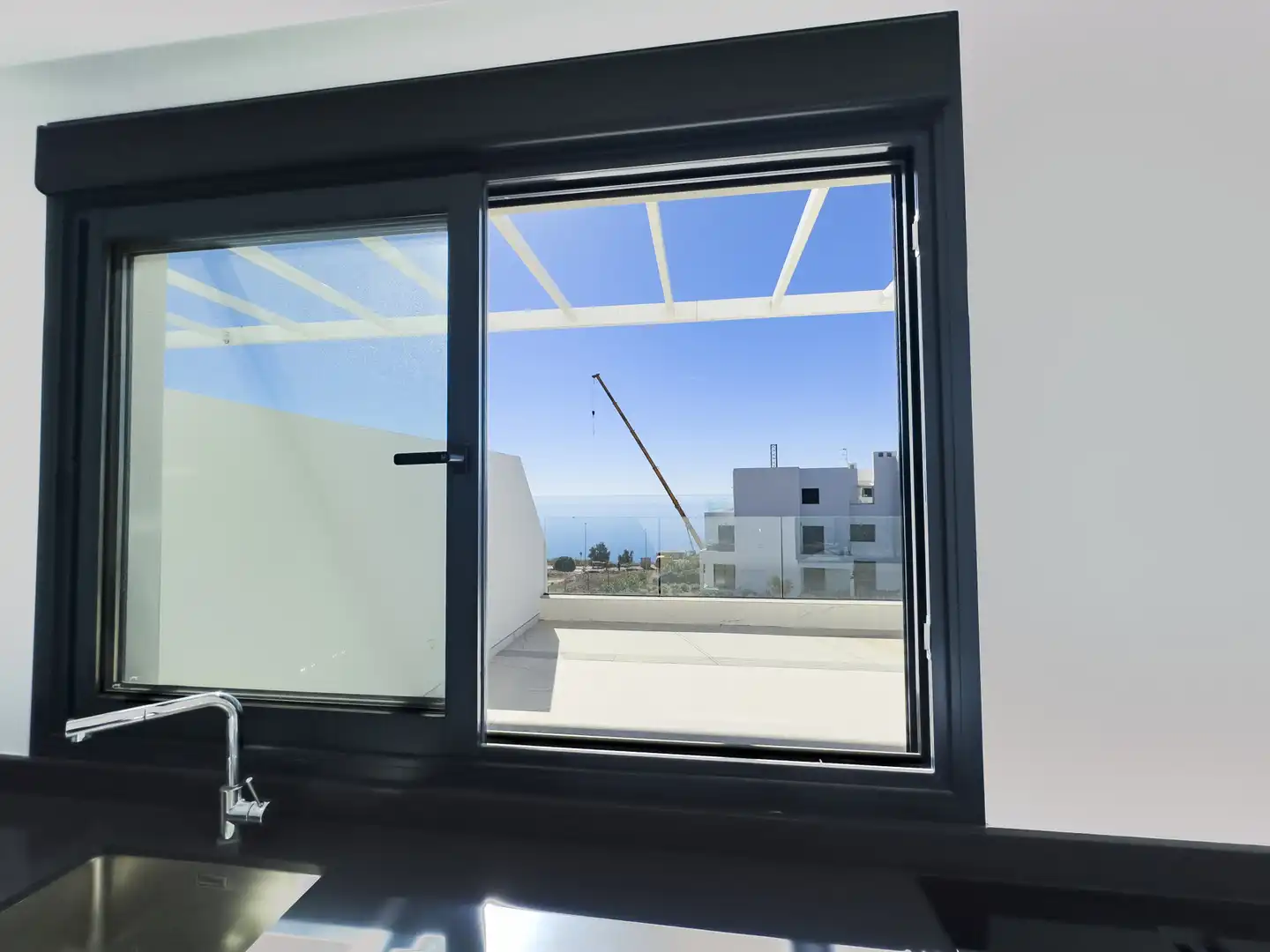 Vista exterior de Ático en venta en Casares con Terraza, Trastero y Piscina