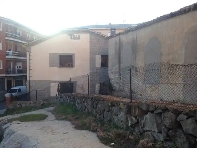Vista exterior de Residencial en venda en Ávila