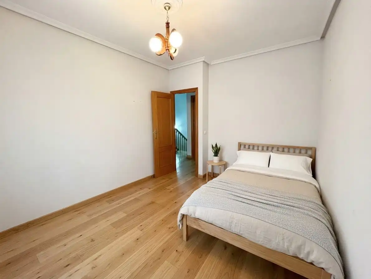 Casa aparellada amb jardí en venda a Argés, imagen 9