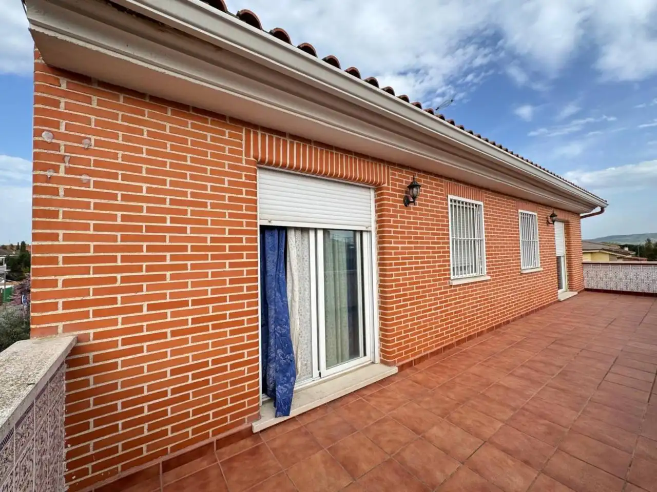 Vista exterior de Casa o chalet en venta en Meco con Calefacción, Jardín privado y Terraza