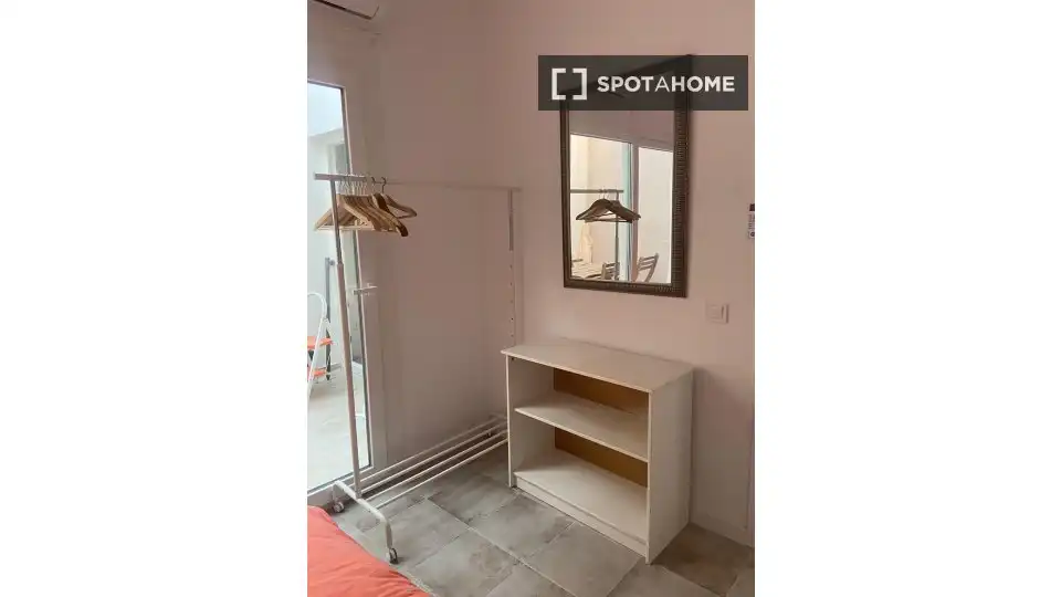 Bedroom of Flat for rent in Valencia  with Air Conditioner, Heating and Furnished
