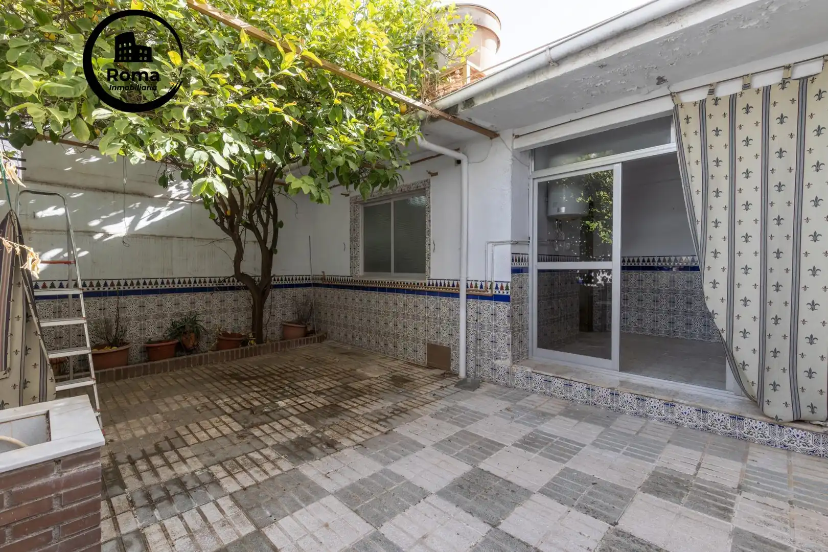 Vista exterior de Casa adosada en venta en Maracena con Aire acondicionado, Calefacción y Terraza