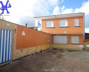 Exterior view of House or chalet for sale in Cabezabellosa de la Calzada  with Heating, Private garden and Terrace