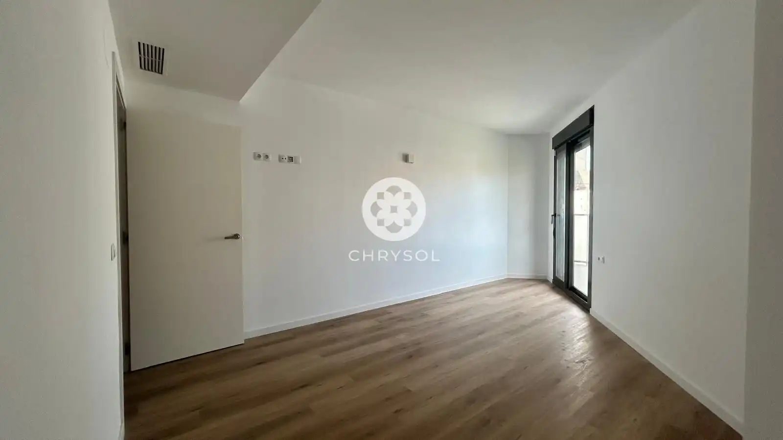 Living room of Flat for sale in L'Hospitalet de Llobregat  with Heating, Private garden and Parquet flooring