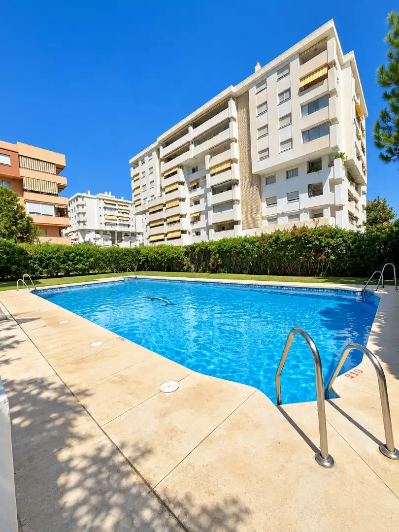 Appartement avec piscine à vendre à Calle Romería del Rocío 4