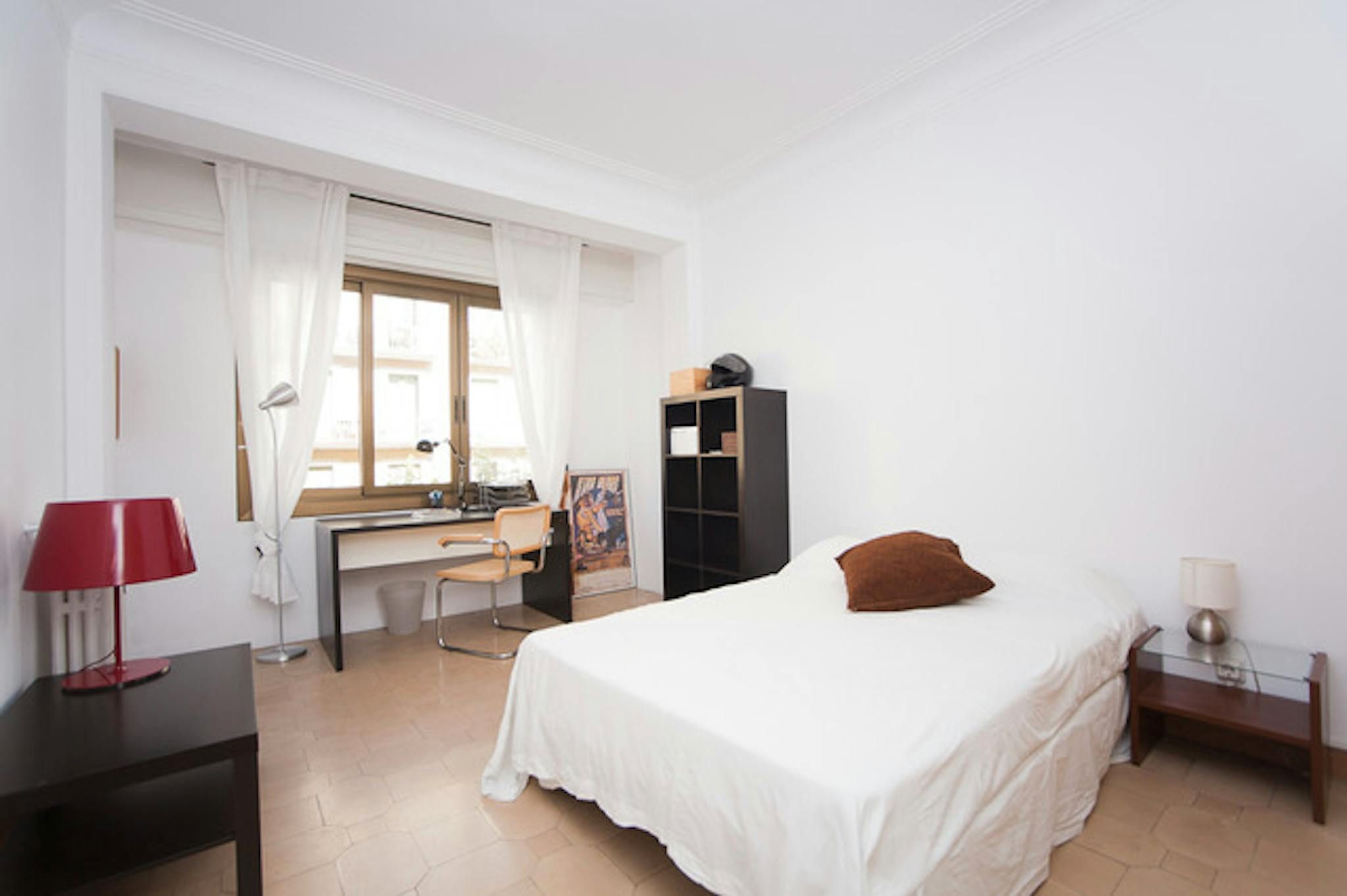 Bedroom of Flat to share in  Barcelona Capital  with Heating, Furnished and Washing machine