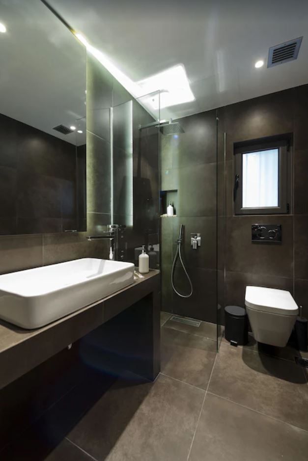 Bathroom of Flat to rent in  Almería Capital  with Air Conditioner, Furnished and Pets allowed