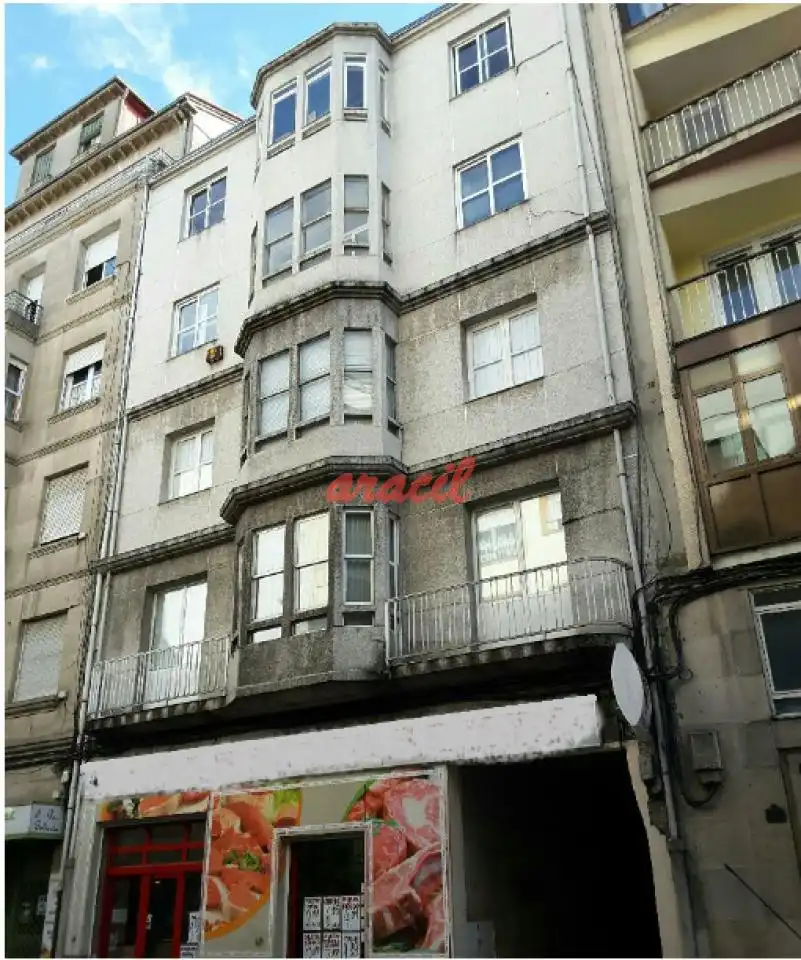 Vista exterior de Edificio en venta en Ourense Capital 