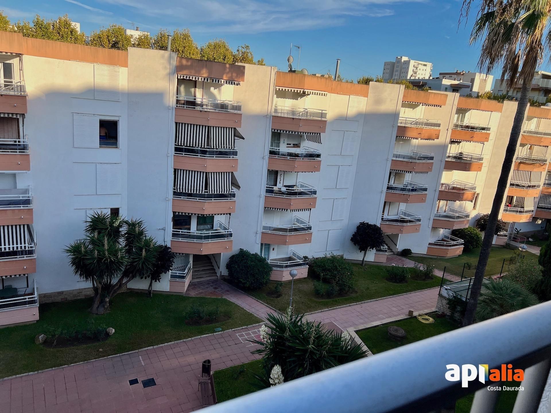 Vista exterior de Pis en venda en Salou amb Jardí privat, Terrassa i Balcó