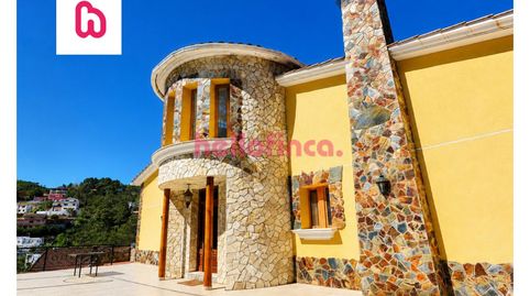 Conjunto residencial con tres viviendas independientes en Mas Milà, Olivella, dentro del Parque Natural del Garraf