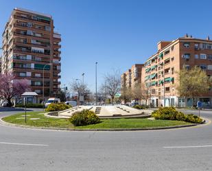 Vista exterior de Pis en venda en  Granada Capital amb Aire condicionat i Balcó