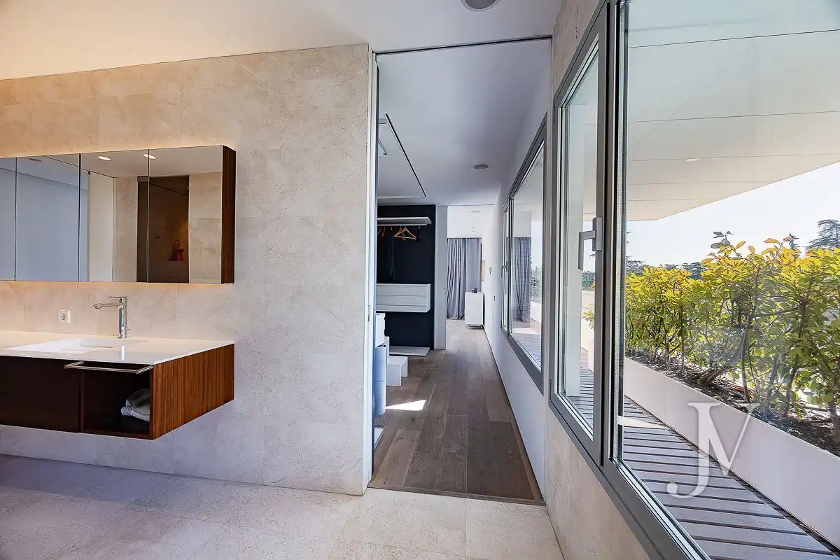Houses for sale in Madrid  with Air Conditioner, Heating and Private garden