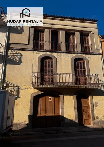 Edificio en Venta en Plaça Vella en Prats de Lluçanès