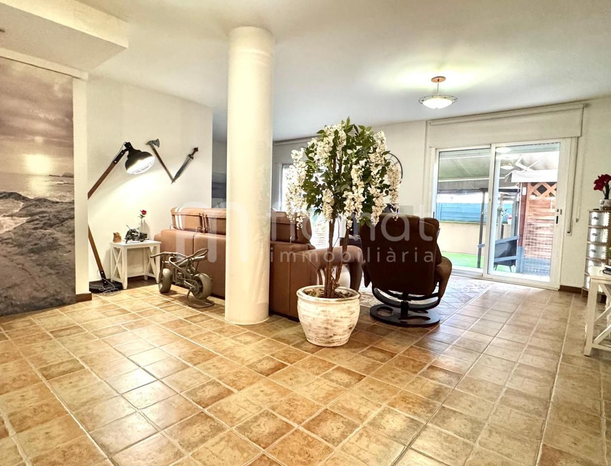 Planta baja for sale in Salt  with Terrace