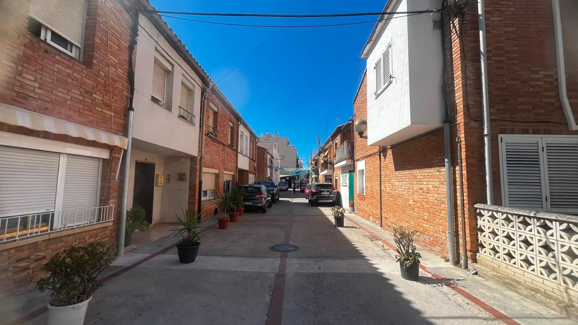 Außenansicht von Einfamilien-Reihenhaus zum Verkauf in Cambrils mit Terrasse, Abstellraum und Alarm
