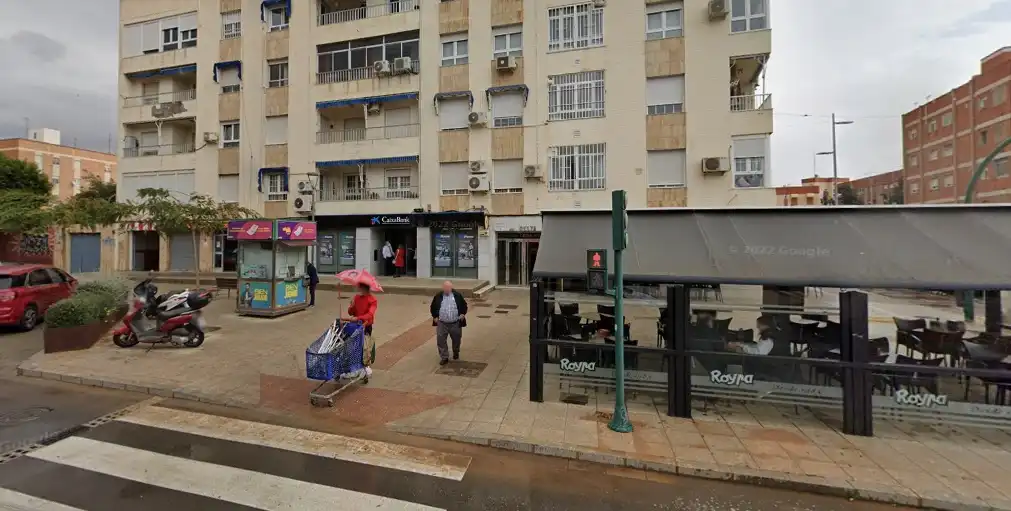 Vista exterior de Local de alquiler en  Almería Capital