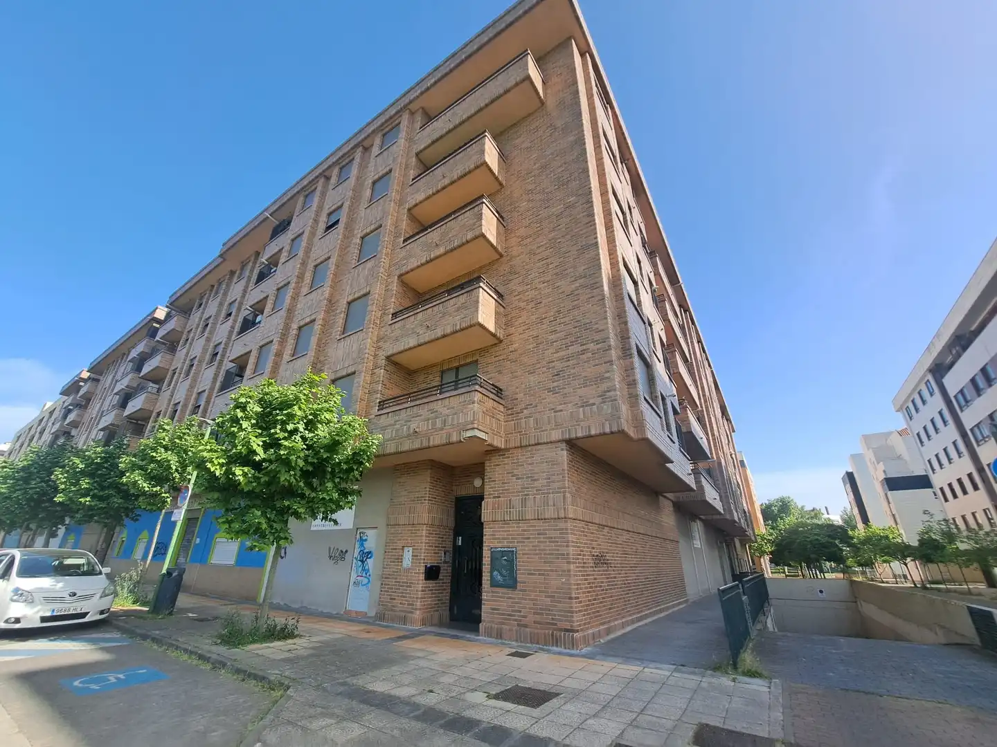 Vista exterior de Piso en venta en Burgos con Trastero