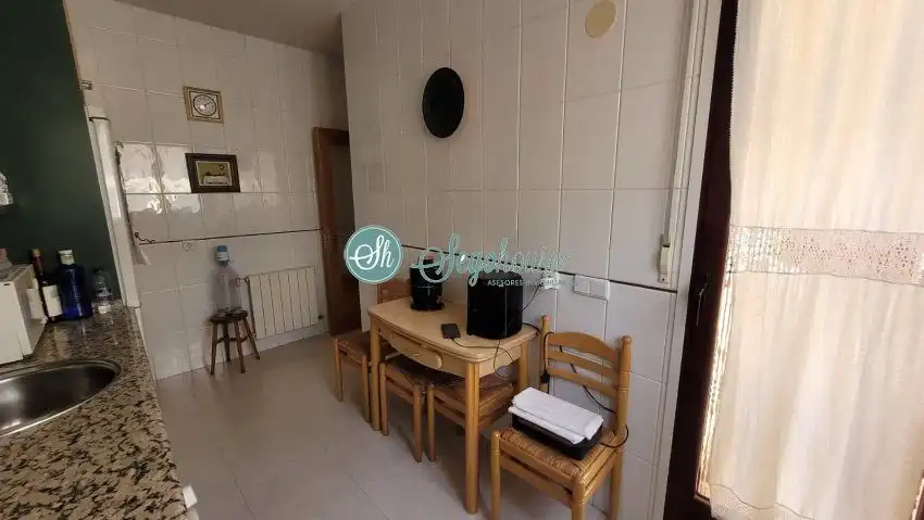 Cuina de Casa o xalet en venda en Segovia amb Calefacció, Parquet i Terrassa