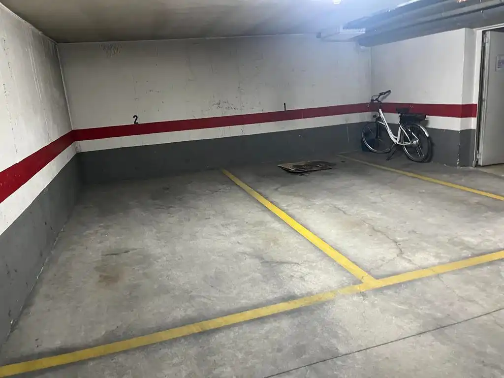 Parkplatz von Wohnung zum Verkauf in Hellín mit Klimaanlage, Heizung und Abstellraum