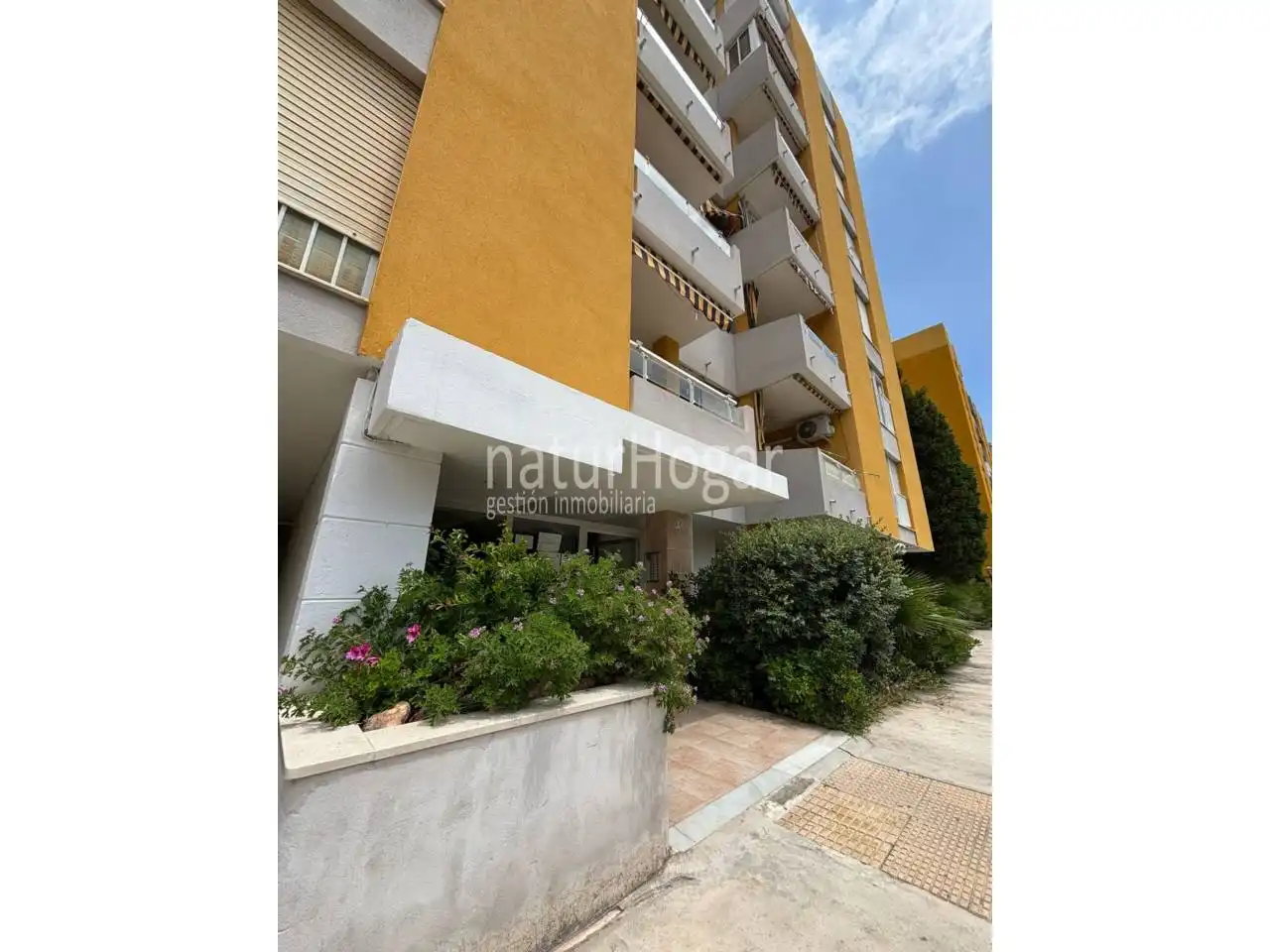 Vista exterior de Apartamento de alquiler en Canet d'En Berenguer con Aire acondicionado, Amueblado y Piscina comunitaria